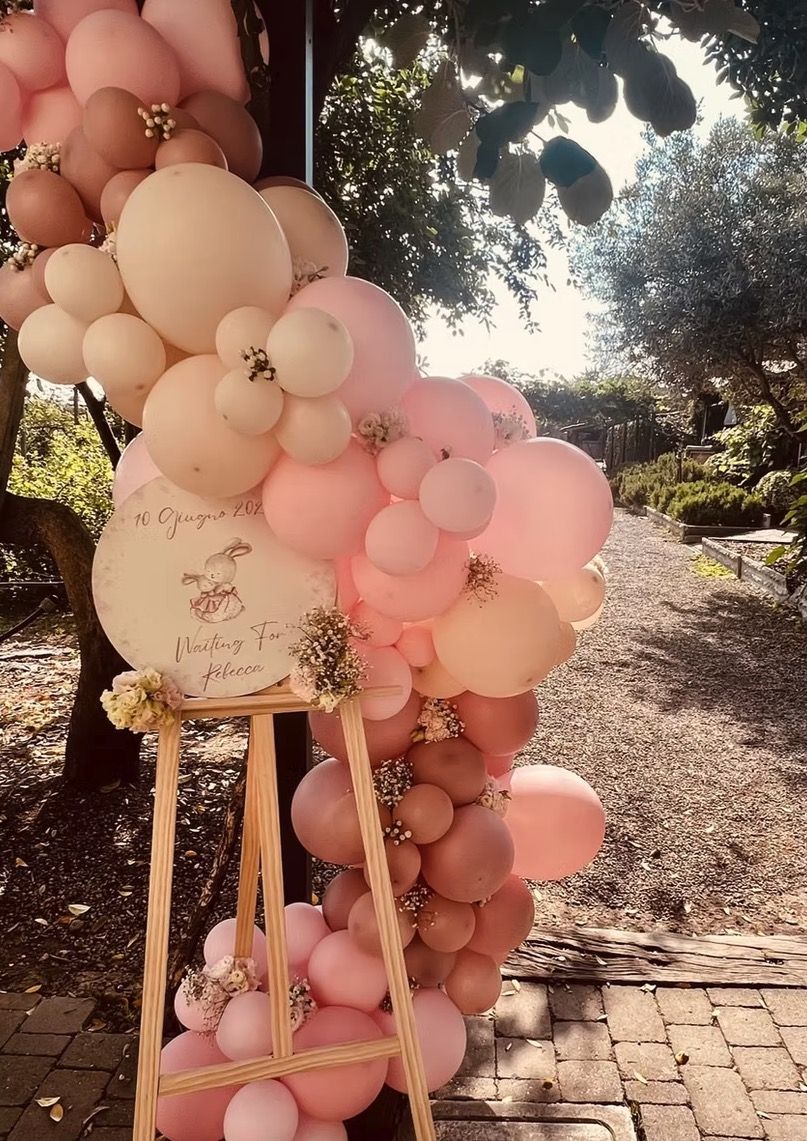 Waiting for Rebecca ! Un dolcissimo Baby Shower in giardino; un’apericena raffinata tra fiori, pantoni e dolci emozioni